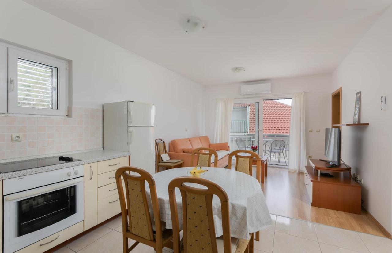 Apartman Mar18 Makarska Exteriör bild